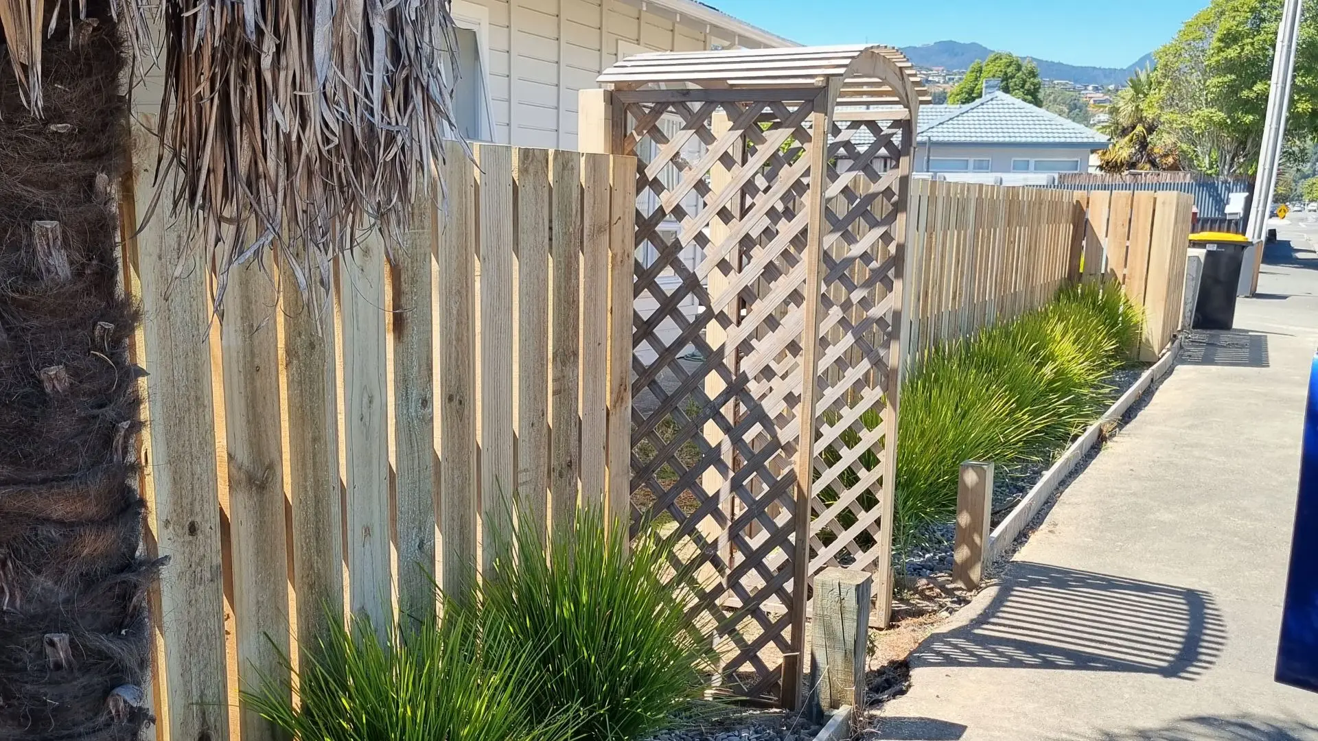 Trellis Archway Fence